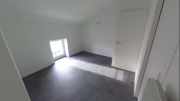 Appartement dernier étage traversant