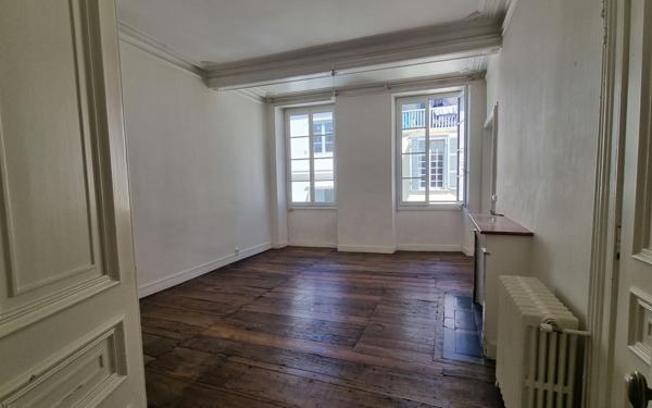 Appartement à vendre    5 pièces •  Pau
