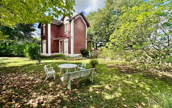 Maison à vendre    4 pièces •  Bron