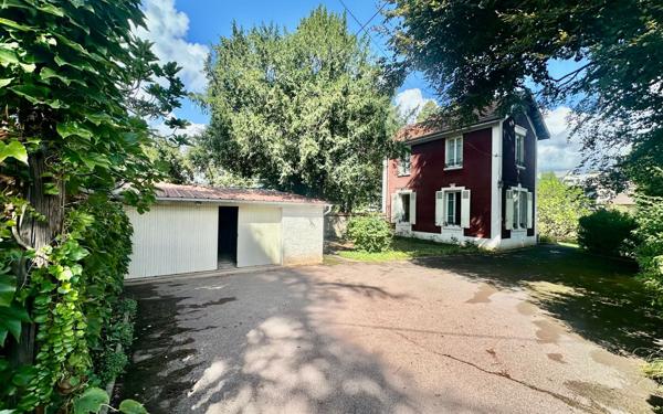 Maison à vendre    4 pièces •  Bron