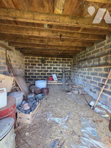 10 min. VILLAINES-LA-JUHEL (53), maison de bourg avec cuisine aménagée + espace repas, salon/sé...