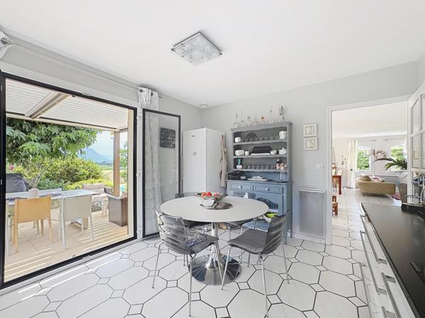 Belle demeure avec piscine, vue Vercors, au calme absolu sur les hauteurs