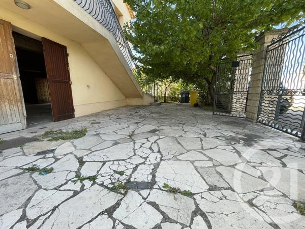 Maison à vendre  5 pièces - 114,53 m 2   MARSEILLE  - 13015