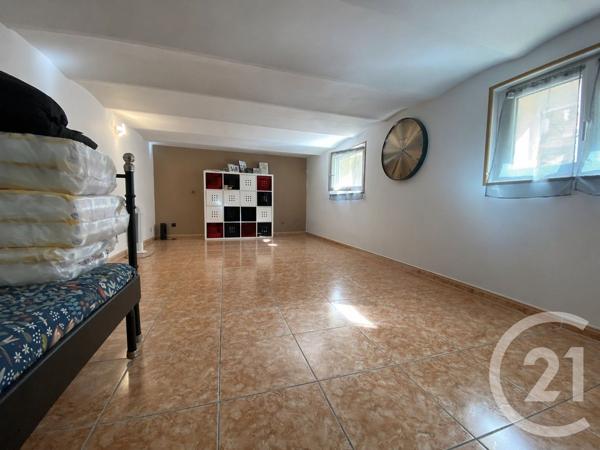 Maison à vendre  5 pièces - 114,53 m 2   MARSEILLE  - 13015