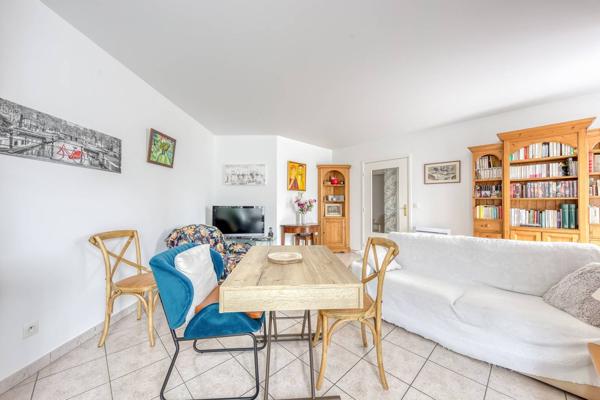 Appartement 3 pièces de 68 m² avec terrasse de 10m², parking !