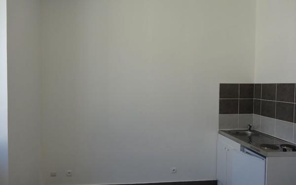 Appartement à louer    1 pièce •  Nîmes