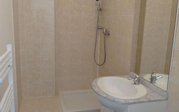 Appartement à louer    1 pièce •  Nîmes