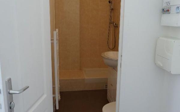 Appartement à louer    1 pièce •  Nîmes