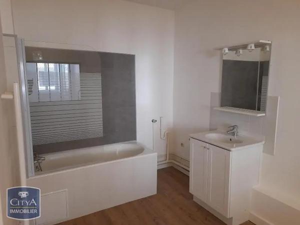 Appartement à louer 1 pièce 37.17m² Mâcon (71000)