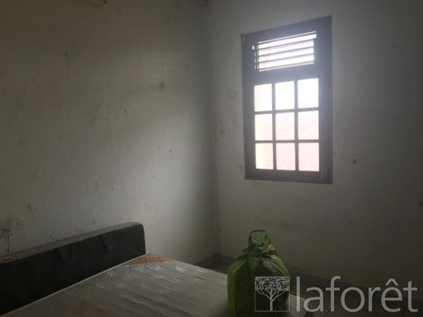 Achat immeuble Saint-Pierre - 13 pièce(s) - 255 000 €