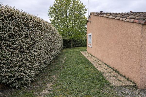 Villa plain-pied 5 pièces avec 4 chambres garage et terrain de 650 m² secteur résidentiel proche commodités