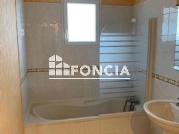 Location Maison 4 pièces 88 m² - 88 RUE SOUVENIR DES FUSILLERS Brie 16590