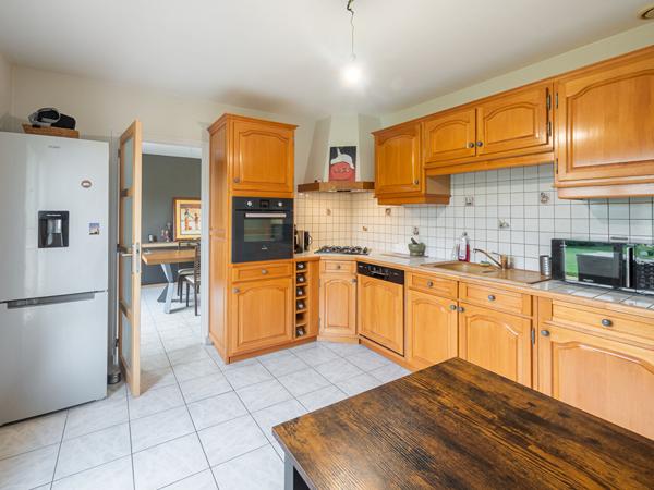 Maison Saint Barthélémy d'Anjou de 7 pièces avec 5 chambres, 147m² habitables avec jardin et garage