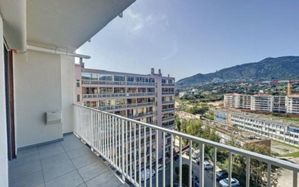 Appartement à vendre    3 pièces • 100,32 m2 Ajaccio