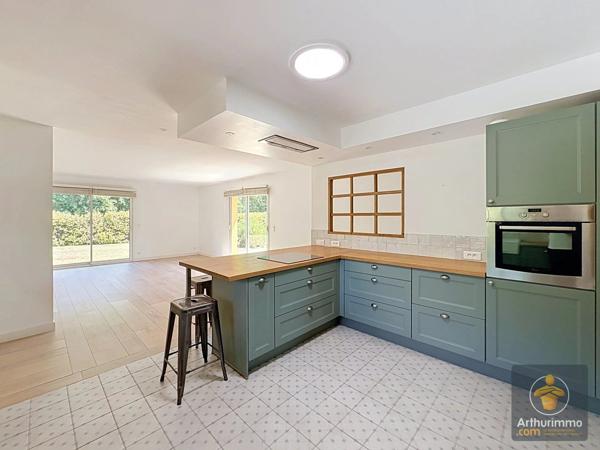Vente                                                      Maison
                        
                     5 pièces                      121 m2                     à Aureilhan