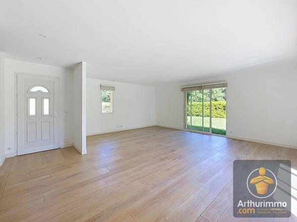 Vente                                                      Maison
                        
                     5 pièces                      121 m2                     à Aureilhan