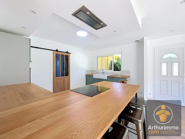 Vente                                                      Maison
                        
                     5 pièces                      121 m2                     à Aureilhan
