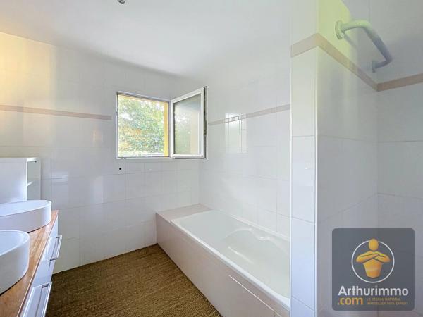Vente                                                      Maison
                        
                     5 pièces                      121 m2                     à Aureilhan