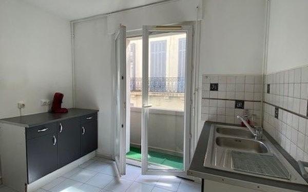 Appartement à vendre    3 pièces • 85 m2 Nîmes