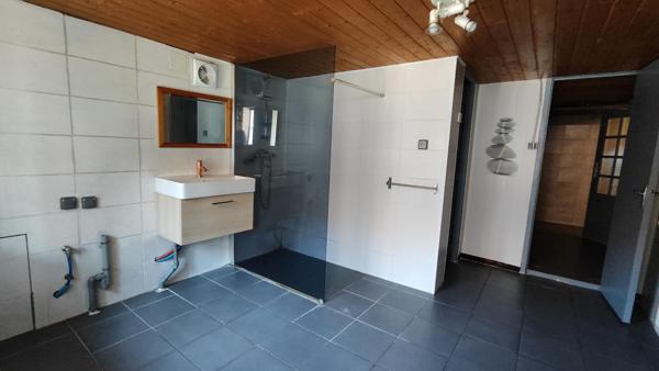 70290 Plancher Bas : Maison 4 pièces 122 m2 avec dépendances et garages