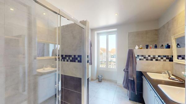 A VENDRE - Maison de maître de près de 300 m² à 5mns de LIEUSAINT