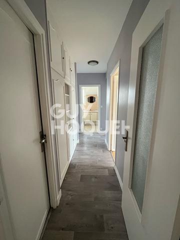 LOCATION d'un appartement F4 (90 m²) à COMPIEGNE
