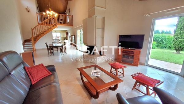 Maison familiale avec terrain, garages et atelier – au calme à 10 min de La Roche-sur-Yon au Beignon Basset