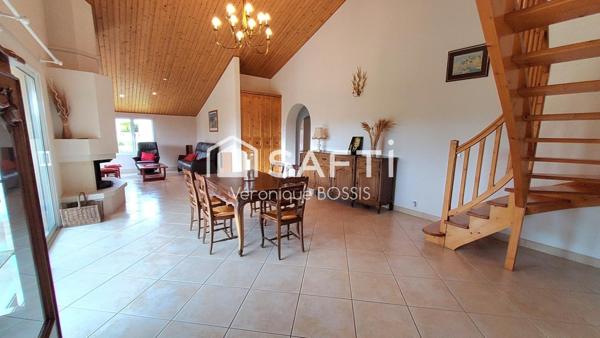 Maison familiale avec terrain, garages et atelier – au calme à 10 min de La Roche-sur-Yon au Beignon Basset