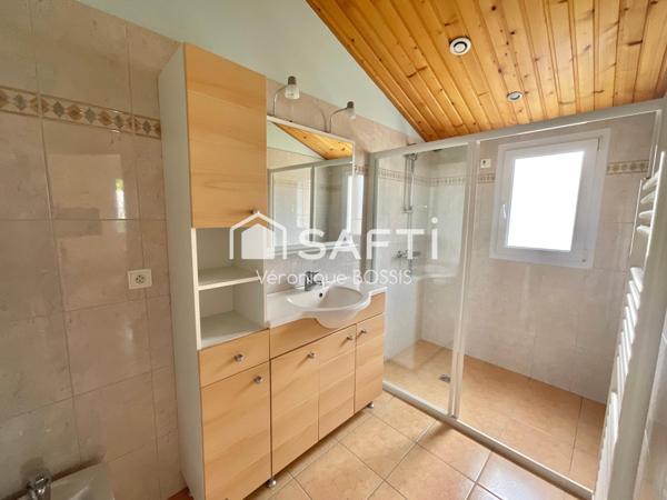 Maison familiale avec terrain, garages et atelier – au calme à 10 min de La Roche-sur-Yon au Beignon Basset