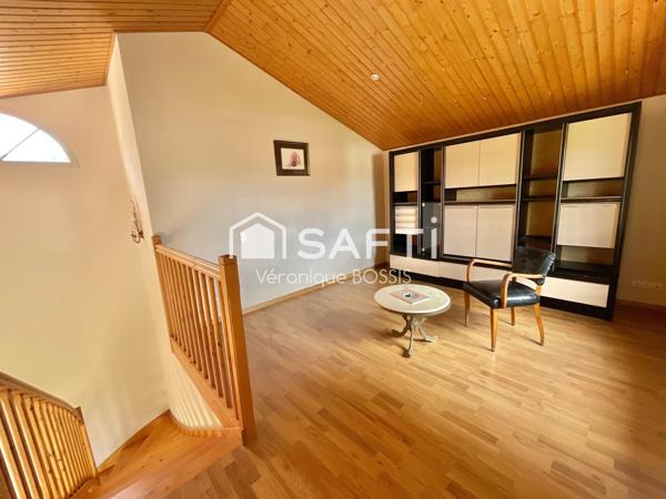 Maison familiale avec terrain, garages et atelier – au calme à 10 min de La Roche-sur-Yon au Beignon Basset