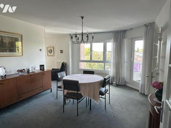 LAMBERSART - T3  82 m² - BALCON - GARAGE - CAVE