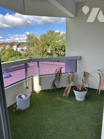 LAMBERSART - T3  82 m² - BALCON - GARAGE - CAVE