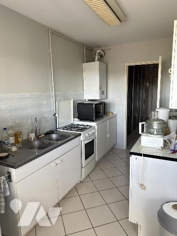 LAMBERSART - T3  82 m² - BALCON - GARAGE - CAVE