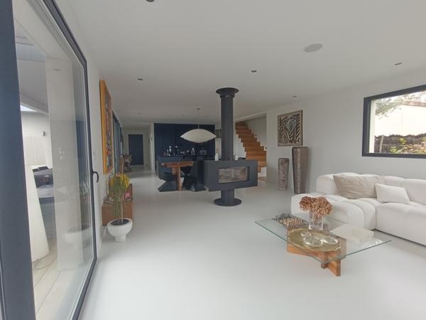 Maison à vendre |  Saint-Caprais-de-Bordeaux |  8 pièces | 198 m²