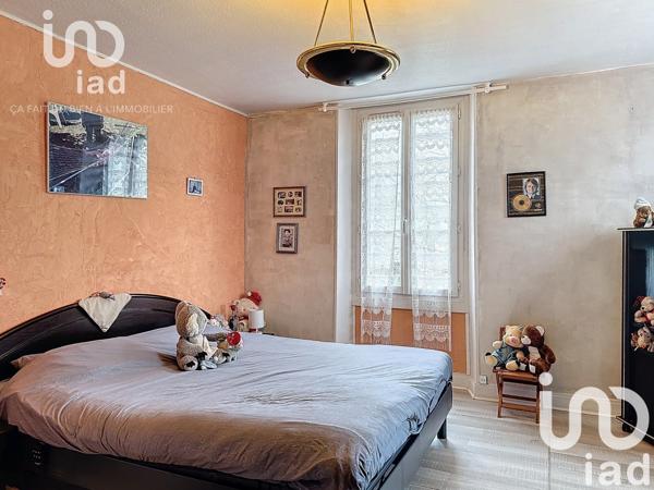 Maison traditionnelle 6 pièces de 150 m² à Saint-Maurice-sur-Aveyron (45230)