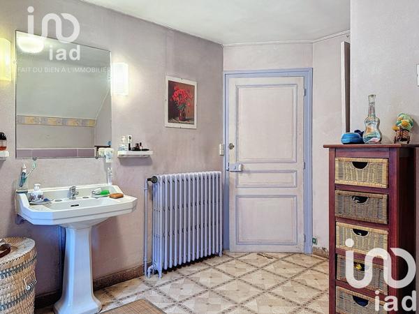 Maison traditionnelle 6 pièces de 150 m² à Saint-Maurice-sur-Aveyron (45230)