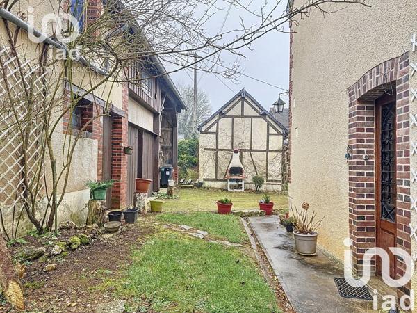 Maison traditionnelle 6 pièces de 150 m² à Saint-Maurice-sur-Aveyron (45230)