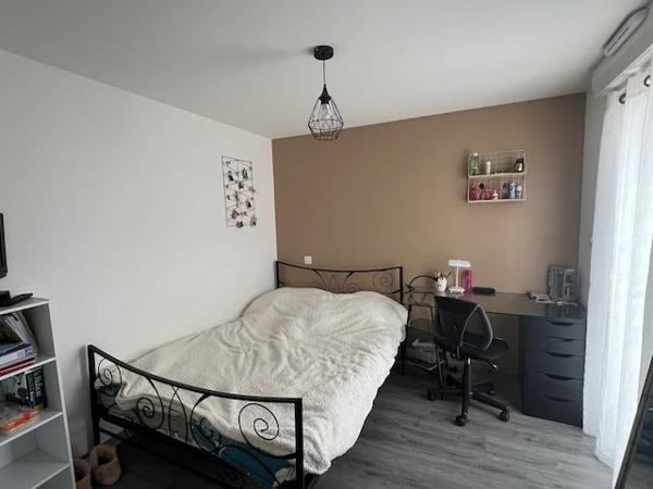 Maison de plain-pied spacieuse 6 chambres - double garage