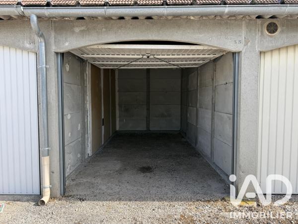Parking à vendre 1 425 m² Sens