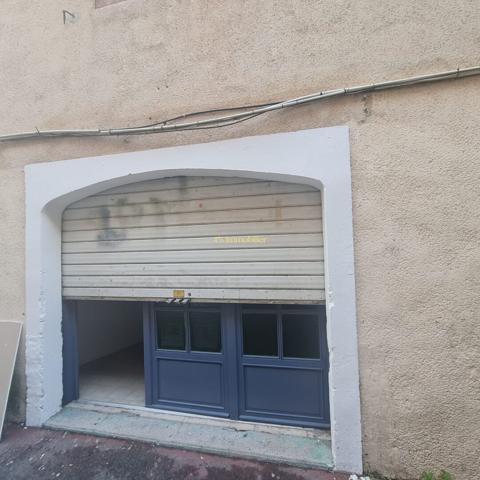 RARE A vendre sur Agde Local fermé  d'environ 13m²