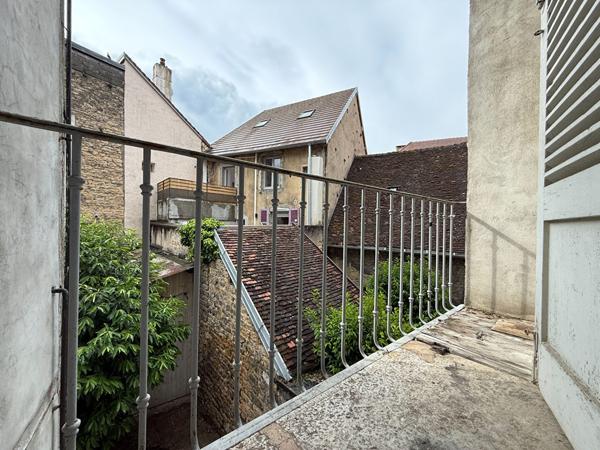Appartement Lons-Le-Saunier 2 pièces / 1 chambre / 61 m²