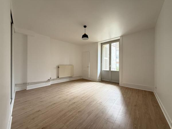 Appartement Lons-Le-Saunier 2 pièces / 1 chambre / 61 m²