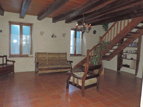 Dpt Ain (01), à vendre BOURG EN BRESSE, maison de caractère avec dépendance et fort potentiel – Terrain de 570 m²