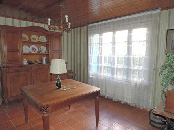 Dpt Ain (01), à vendre BOURG EN BRESSE, maison de caractère avec dépendance et fort potentiel – Terrain de 570 m²