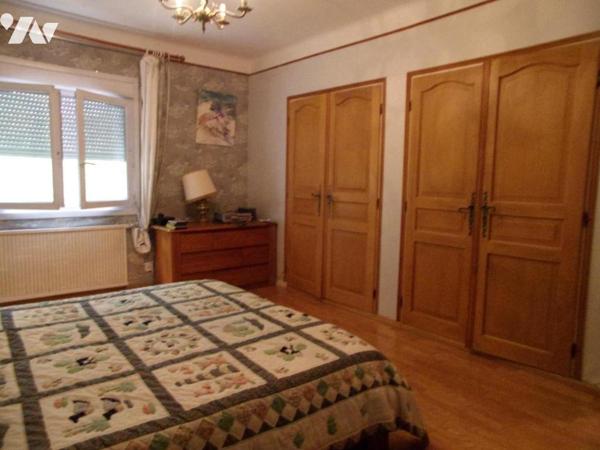 IMPOSANTE VILLA DE 7 CHAMBRES SUR 1332 M² DE TERRAIN