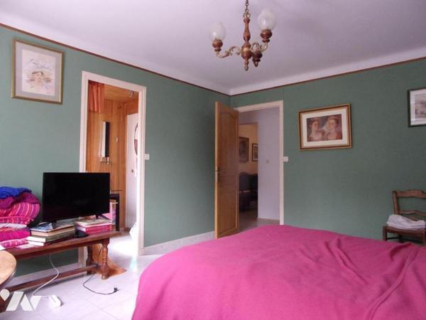 IMPOSANTE VILLA DE 7 CHAMBRES SUR 1332 M² DE TERRAIN