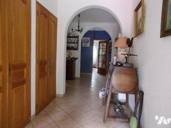 IMPOSANTE VILLA DE 7 CHAMBRES SUR 1332 M² DE TERRAIN