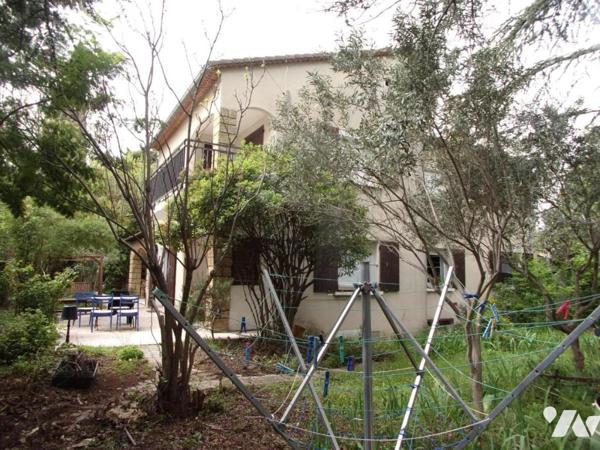 IMPOSANTE VILLA DE 7 CHAMBRES SUR 1332 M² DE TERRAIN