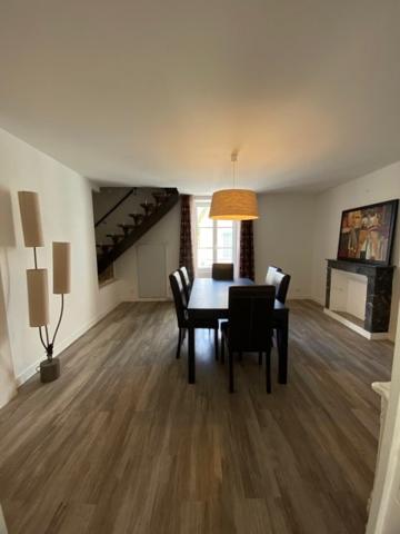 Appartement Type 2 Meublé en Duplex de 73 m² - Pont-Neuf