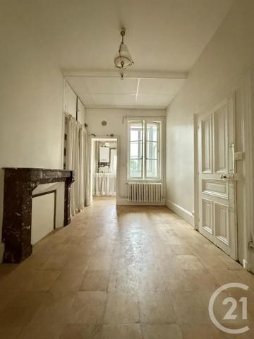Immeuble à vendre  170 m 2   MOULINS  - 03